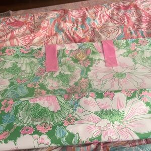 Lilly Pulitzer Pink and Green Floral Garment Bag.  Putting Green Poppyland